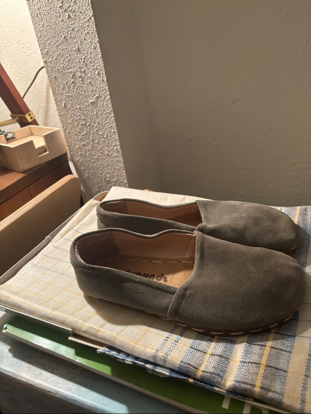 Women's Groundz Suede Dali Clays size 38 or 6.5-7 - Picture 3 of 5